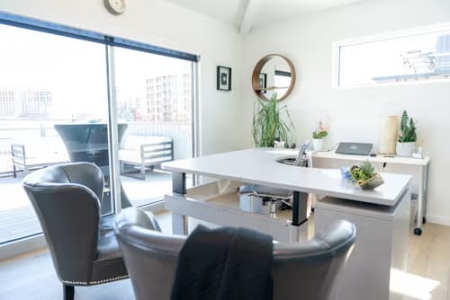 Professional office space for lease near Chicago